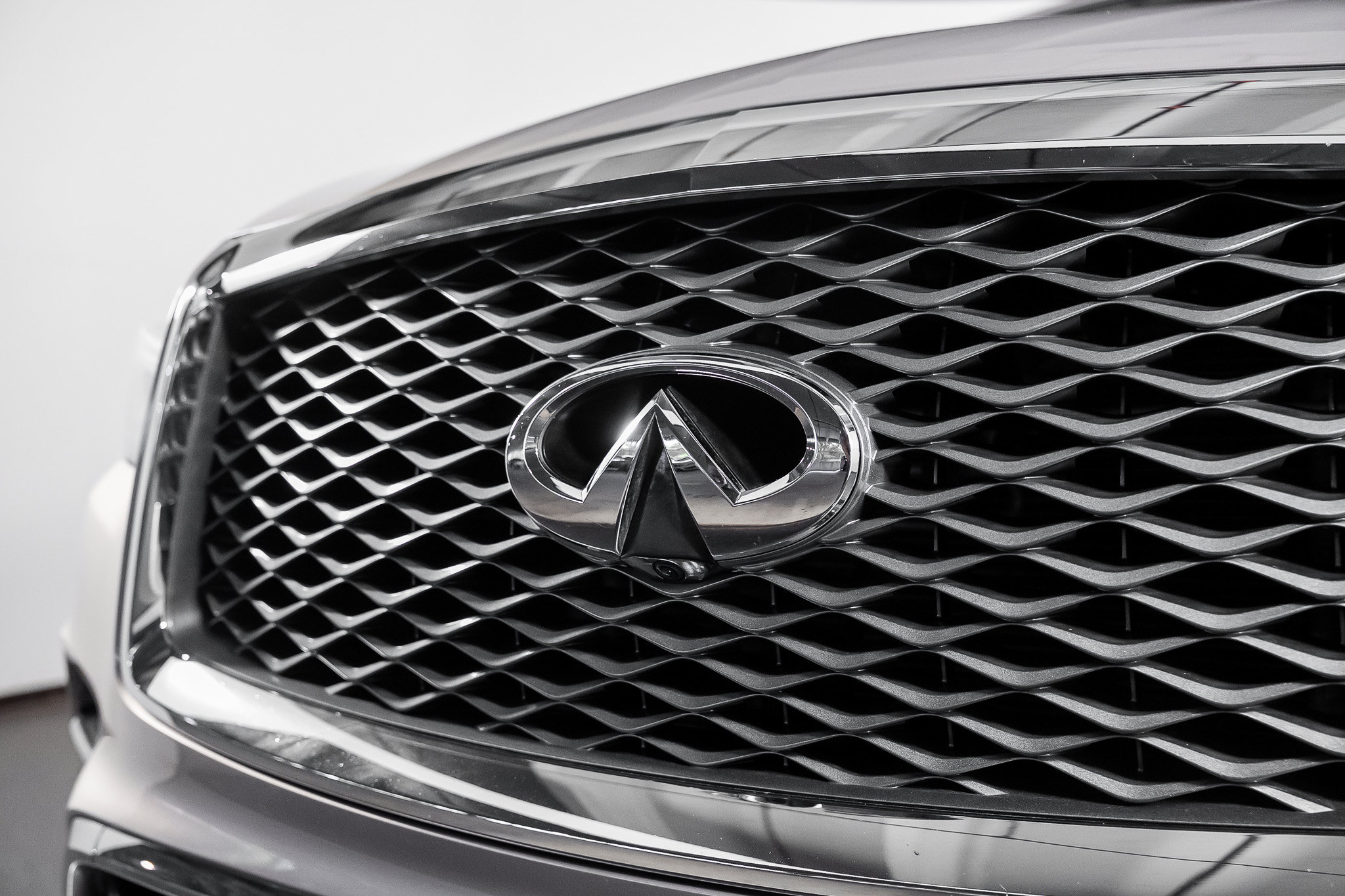 Used 2019 INFINITI QX80 Luxe w/ Proassist Package RWD image 9