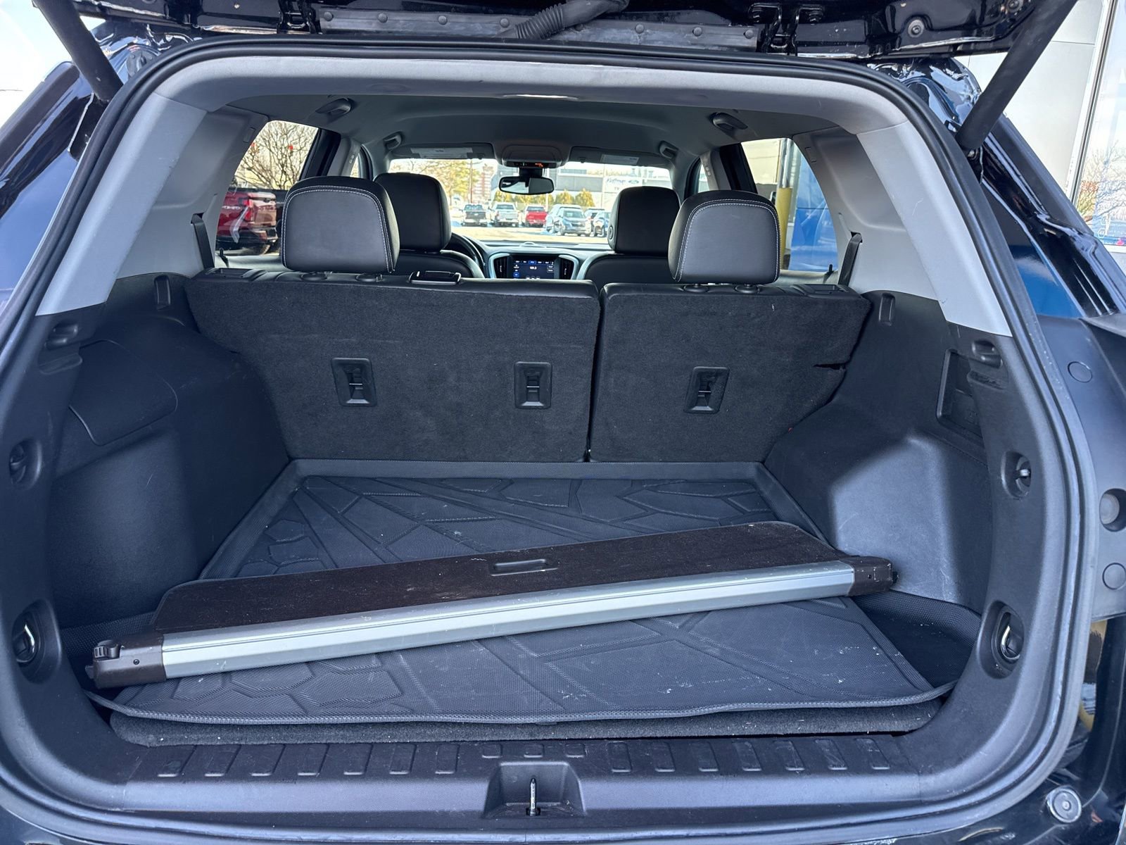 Used 2022 GMC Terrain SLT w/ Infotainment Package II image 13