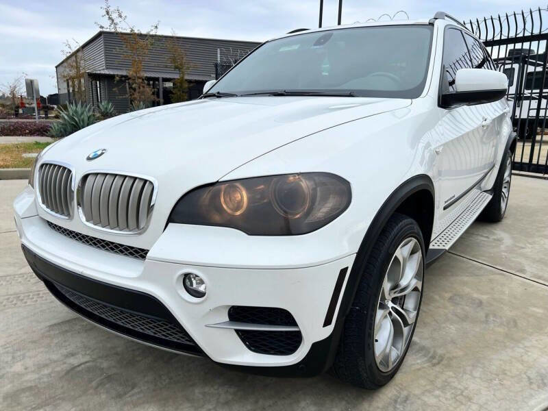 Used 2011 BMW X5 xDrive50i image 2