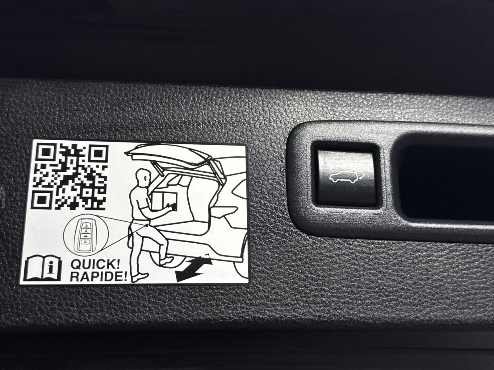 Used 2024 Toyota Highlander XLE image 32