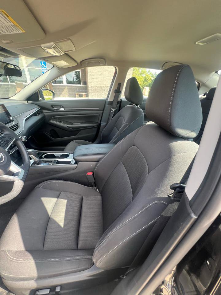Used 2024 Nissan Altima 2.5 SV FWD image 12