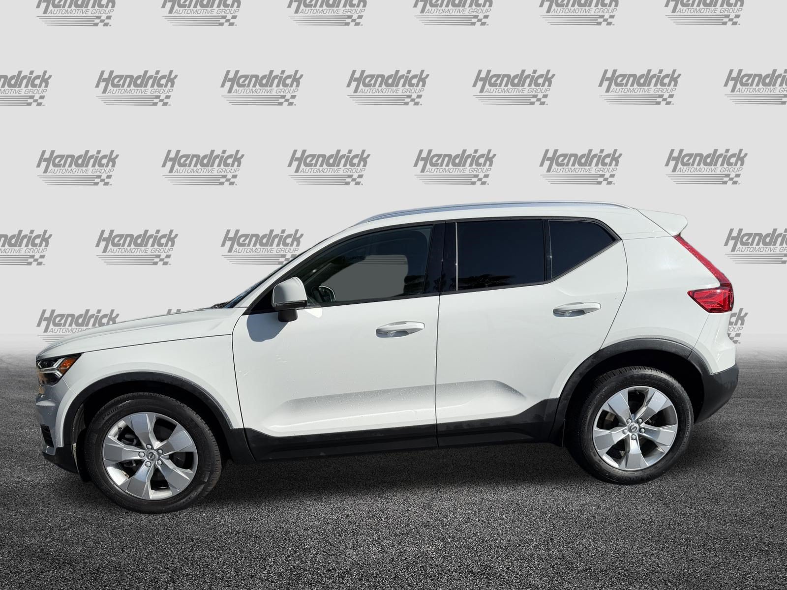 Used 2020 Volvo XC40 T5 Momentum AWD/4WD image 7