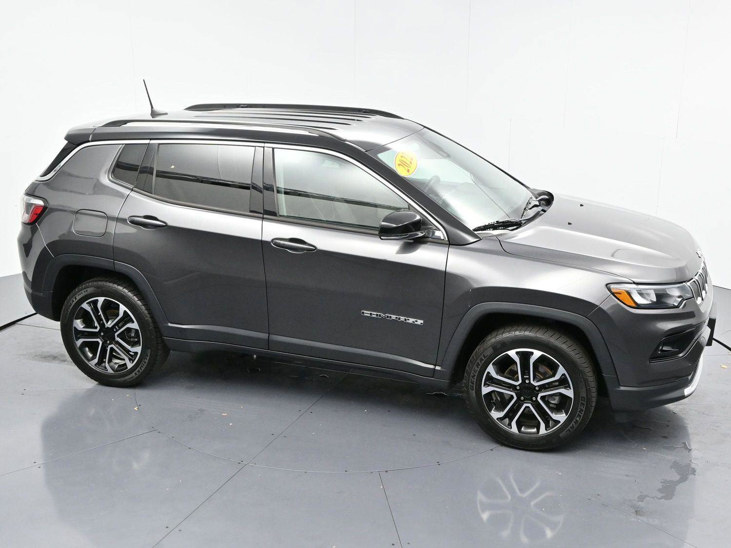 Used 2022 Jeep Compass Limited image 37