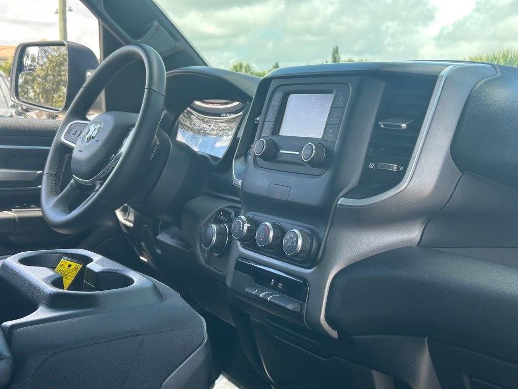 Used 2024 RAM 1500 Big Horn RWD image 28