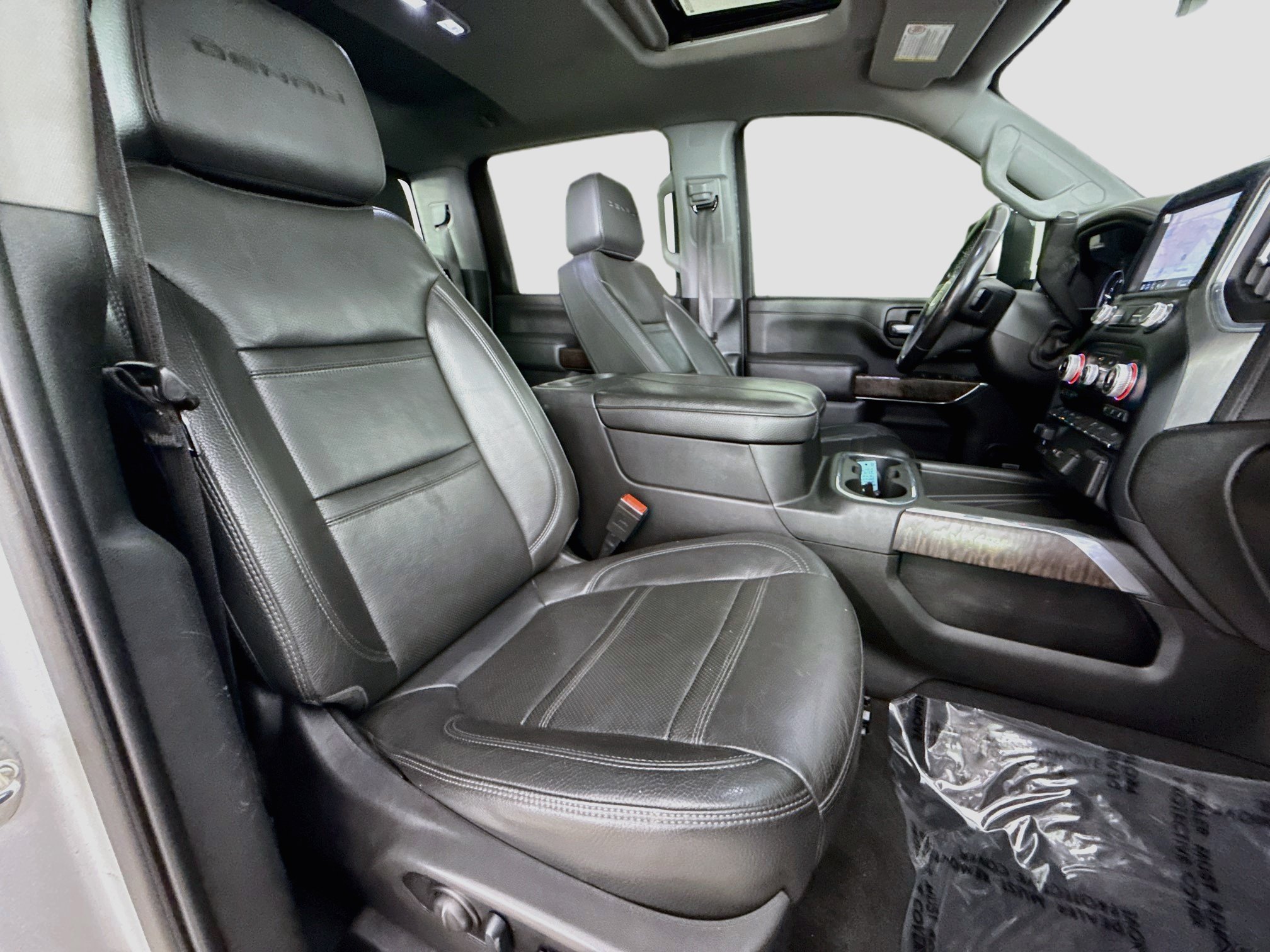 Used 2023 GMC Sierra 3500 Denali w/ Denali Ultimate Package AWD/4WD image 31
