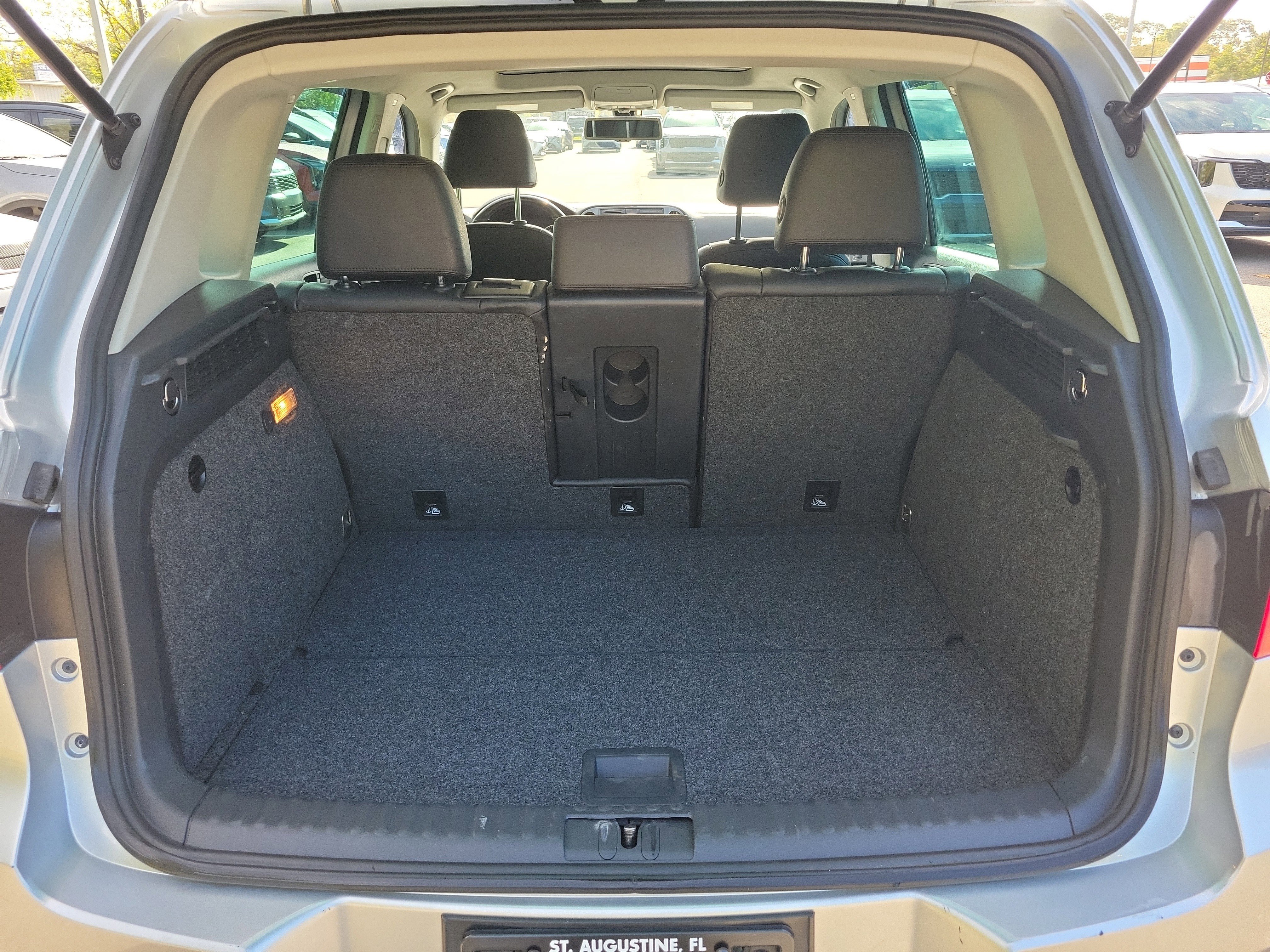 Used 2017 Volkswagen Tiguan SEL image 14