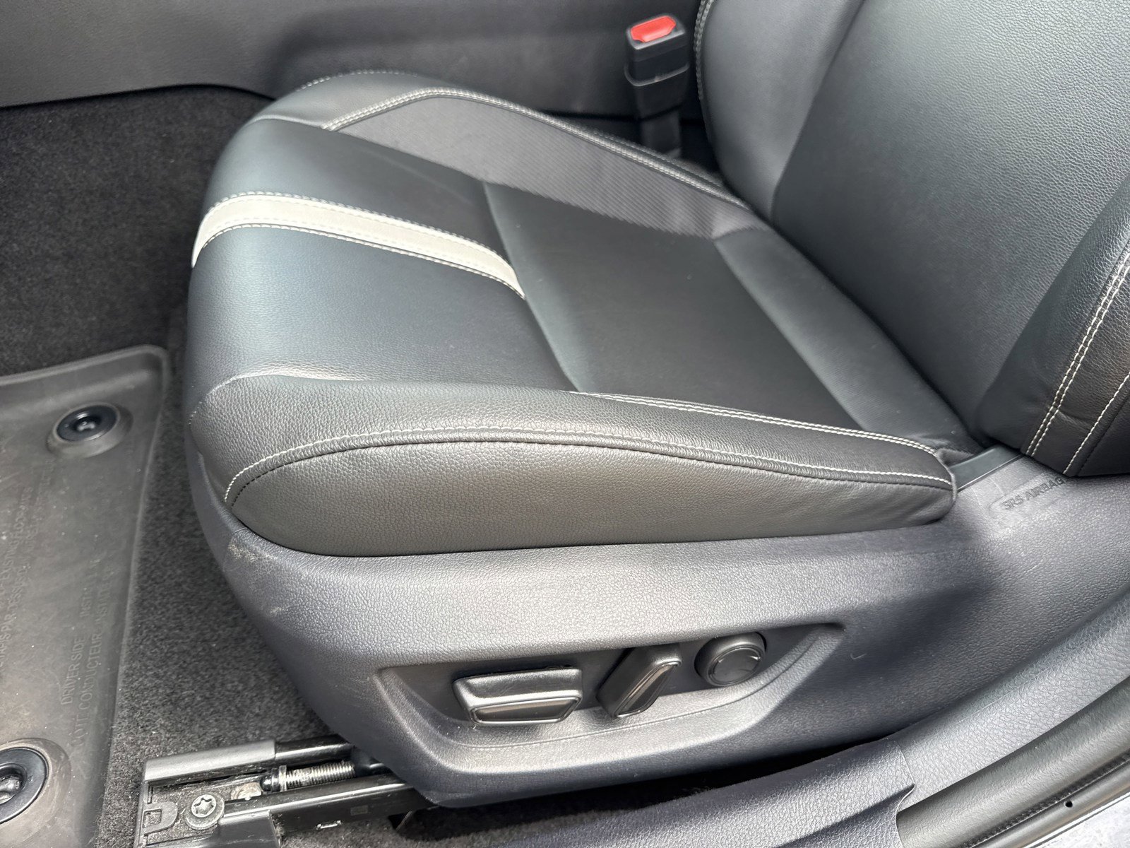 Used 2025 Toyota Camry SE image 12