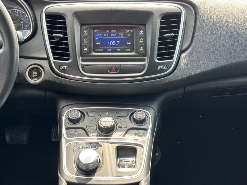 Used 2016 Chrysler 200 Limited w/ Convenience Group image 13