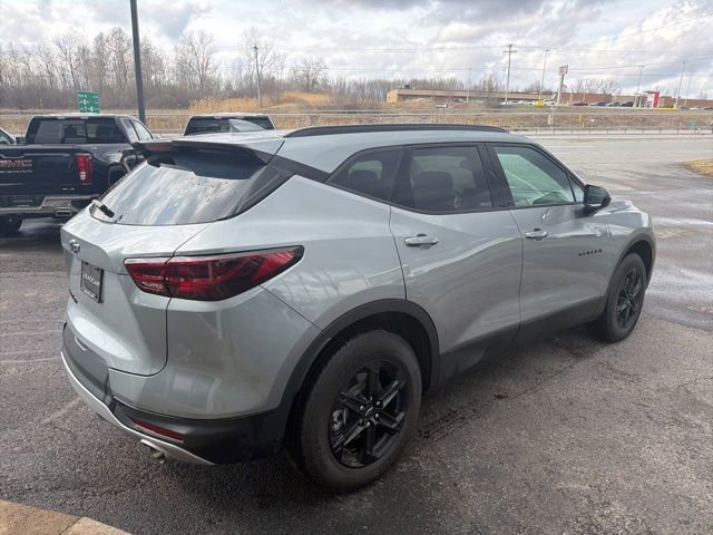 Used 2025 Chevrolet Blazer LT w/ Midnight/Sport Edition image 5