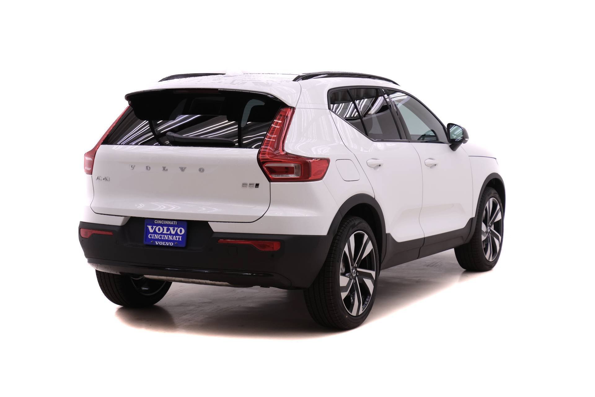 New 2026 Volvo XC40 B5 Ultra w/ Protection Package Premier AWD/4WD image 4