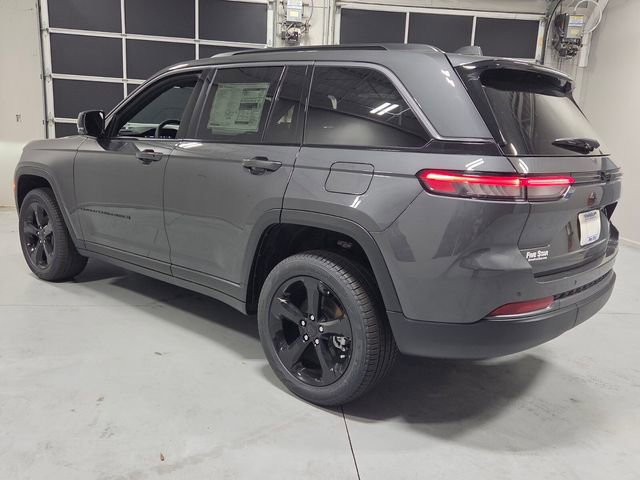 New 2026 Jeep Grand Cherokee Limited w/ Limited Altitude Package RWD image 9