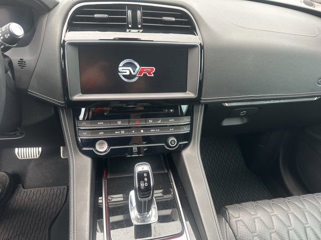 Used 2020 Jaguar F-PACE SVR image 15