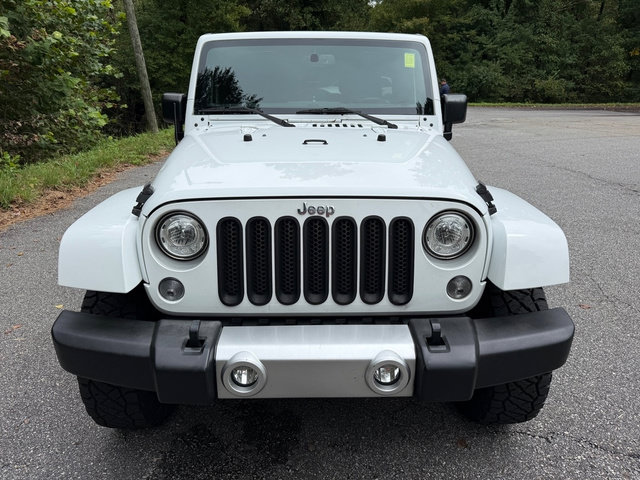 Used 2017 Jeep Wrangler Unlimited Sahara w/ Connectivity Group AWD/4WD image 3