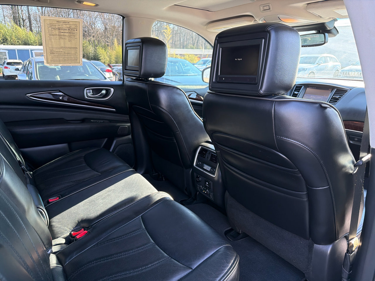 Used 2015 INFINITI QX60 FWD w/ Deluxe Touring Package image 11