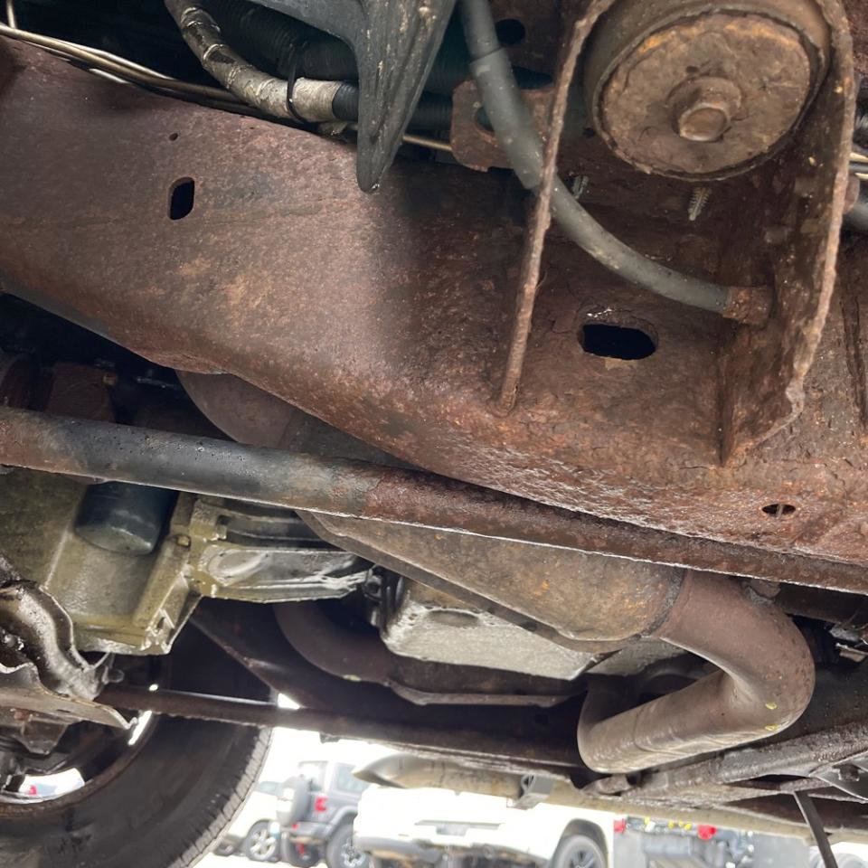 Used 2003 Chevrolet Avalanche 4x4 w/ Suspension Package, Off-Road image 25