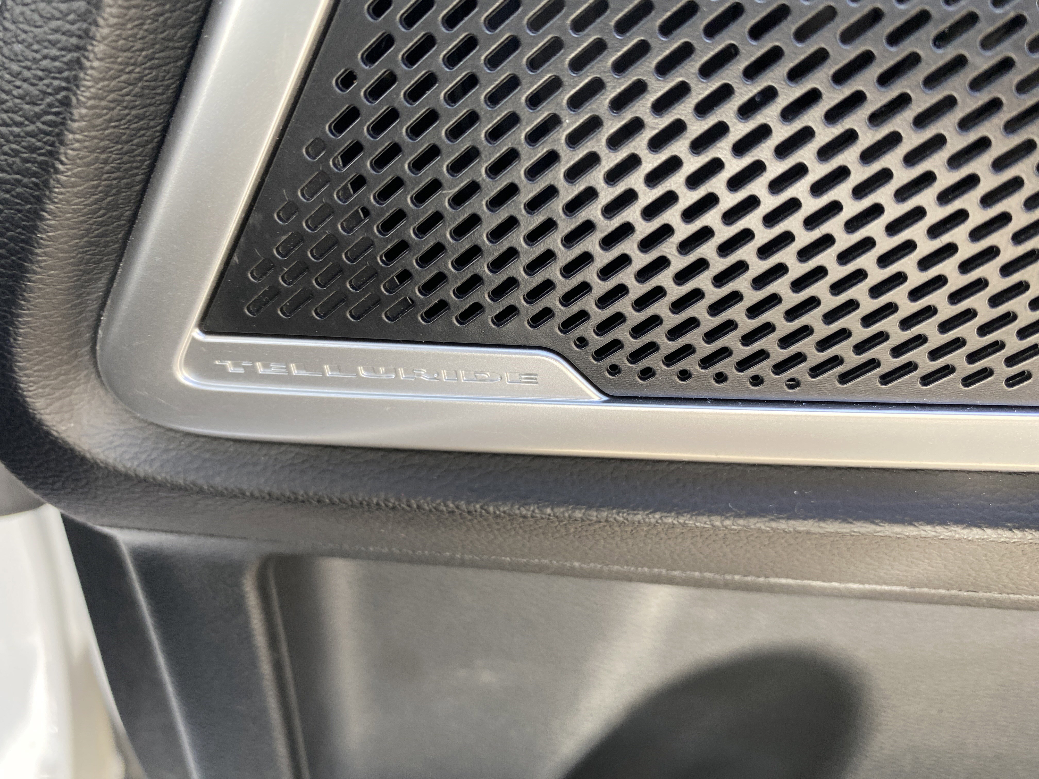 Used 2020 Kia Telluride LX image 23