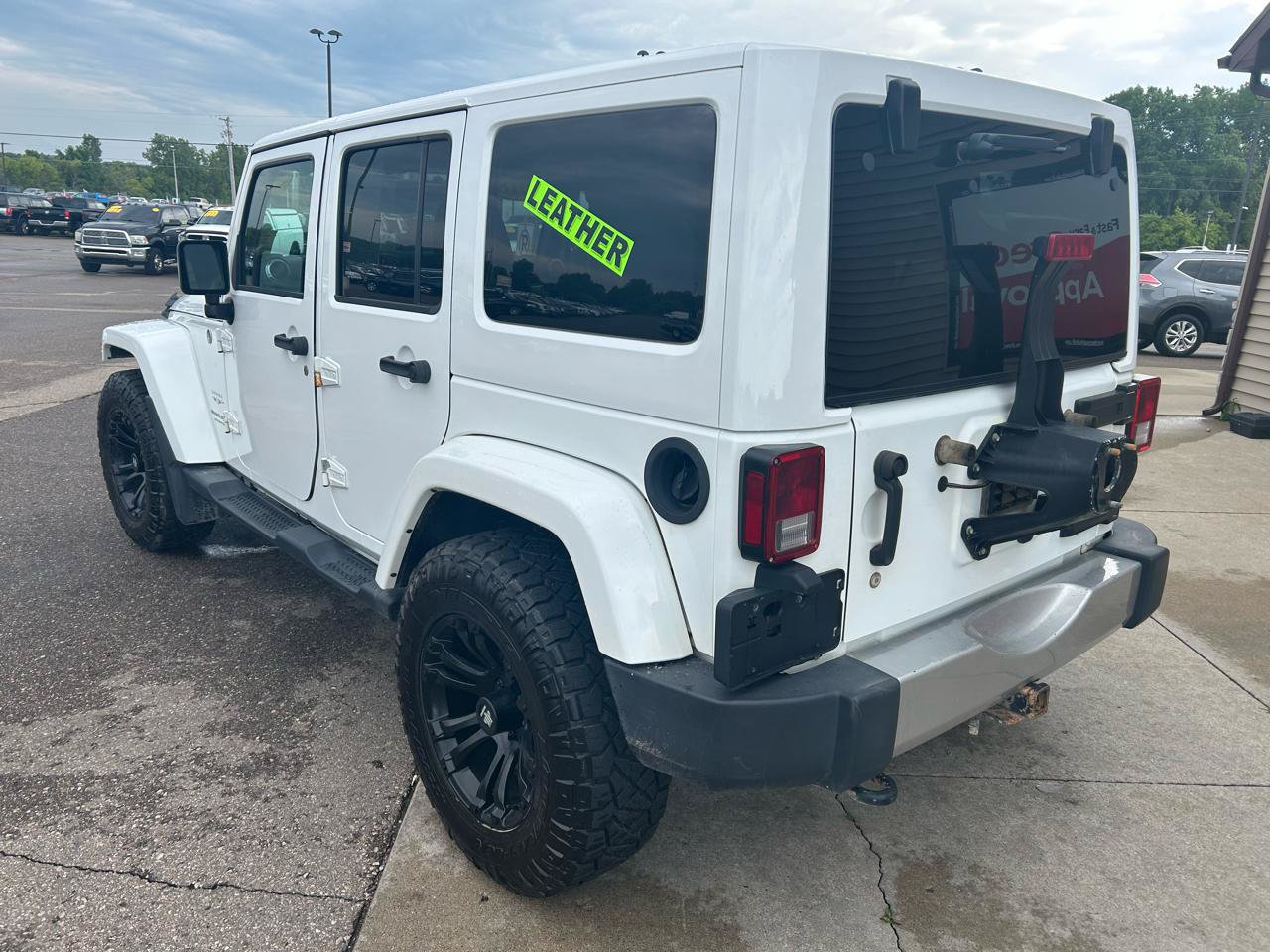 Used 2018 Jeep Wrangler Unlimited Sahara w/ Dual Top Group AWD/4WD image 7