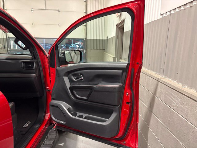 Used 2024 Nissan Titan PRO-4X w/ Pro-4x Convenience Package AWD/4WD image 16