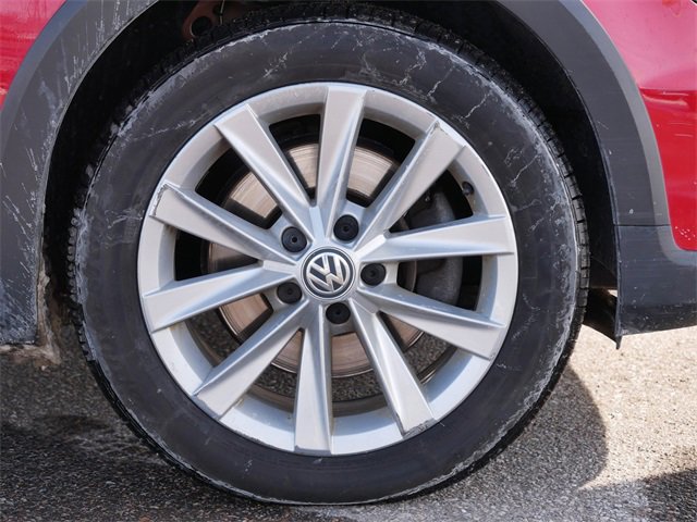 Used 2017 Volkswagen Golf Alltrack S image 9