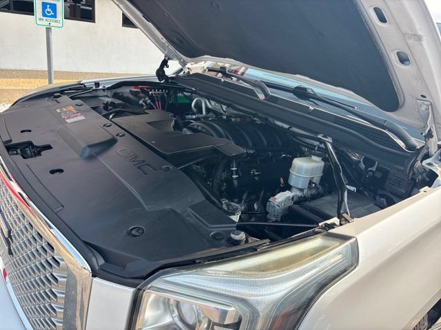 Used 2016 GMC Yukon Denali RWD image 60