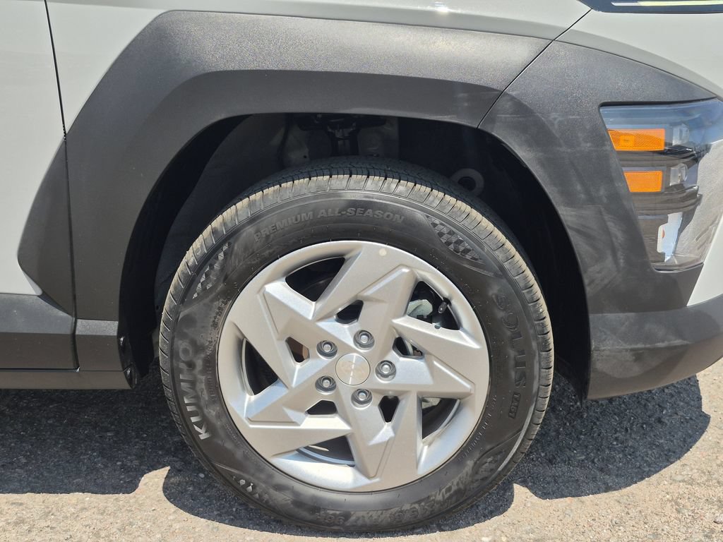 Used 2025 Hyundai Kona SE AWD/4WD image 18