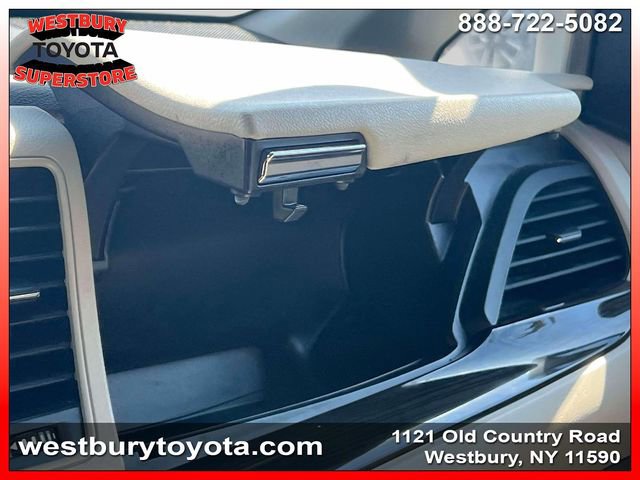 Used 2017 Toyota Sienna XLE w/ XLE Navigation Package image 31