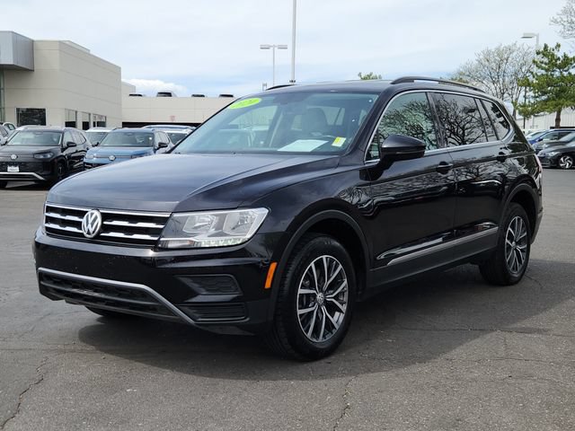 Used 2020 Volkswagen Tiguan SE w/ 3rd Row Seat Package AWD/4WD image 4