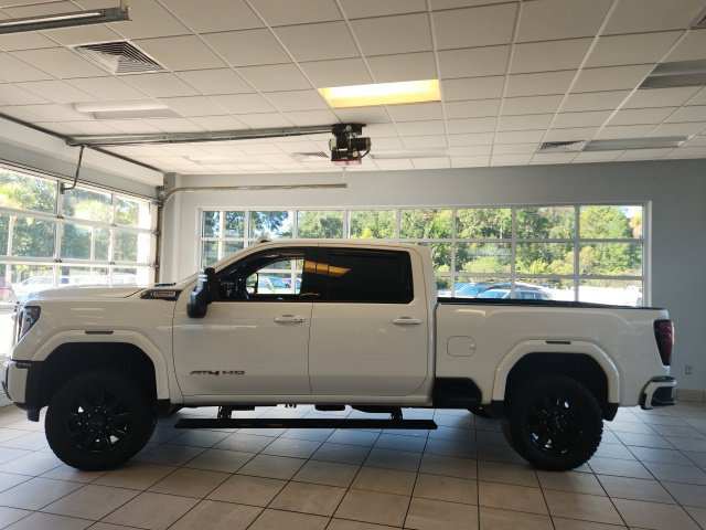 Used 2024 GMC Sierra 2500 AT4 w/ AT4 Premium Plus Package AWD/4WD image 10