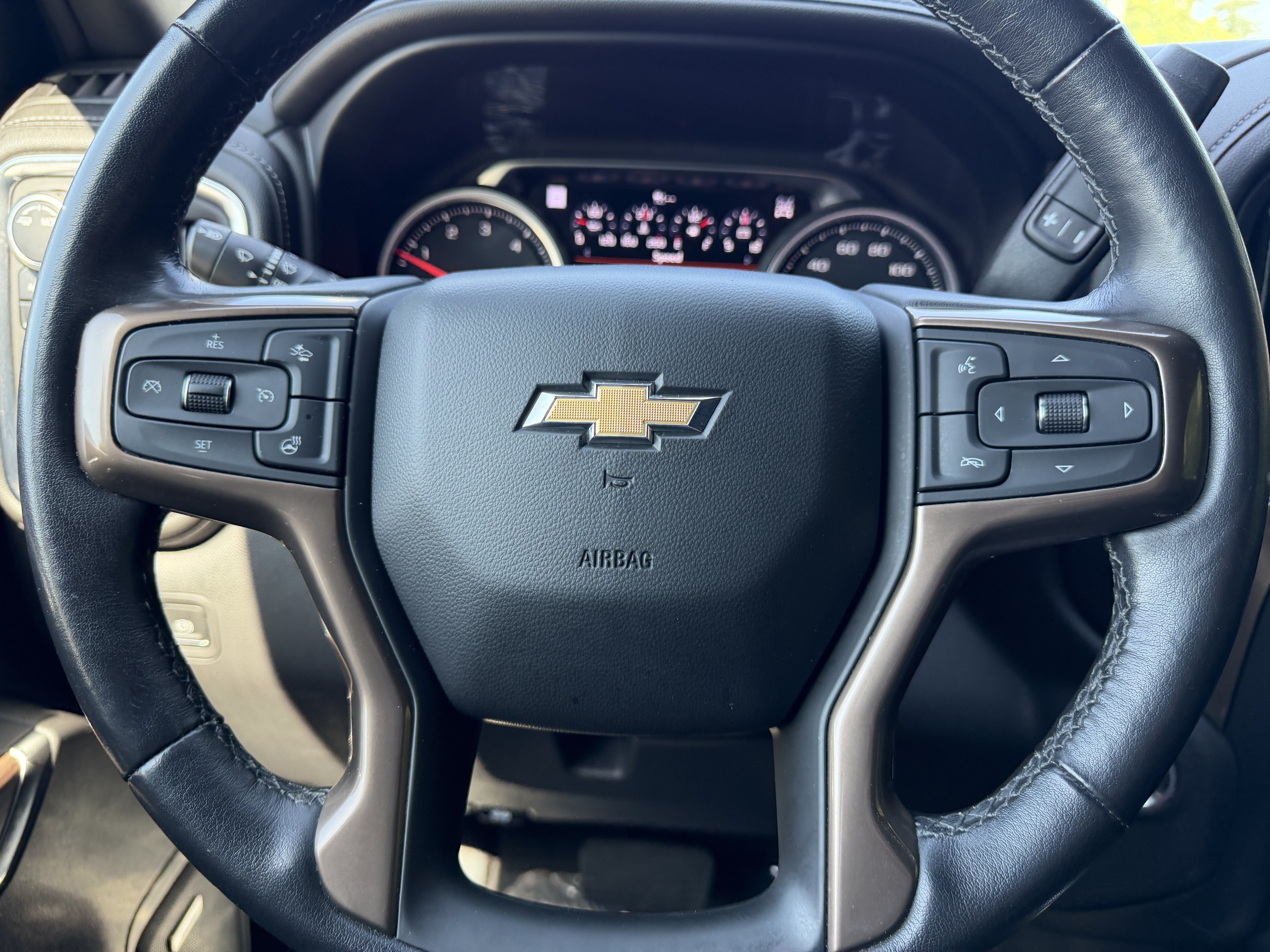 Used 2021 Chevrolet Silverado 1500 High Country w/ Technology Package AWD/4WD image 39
