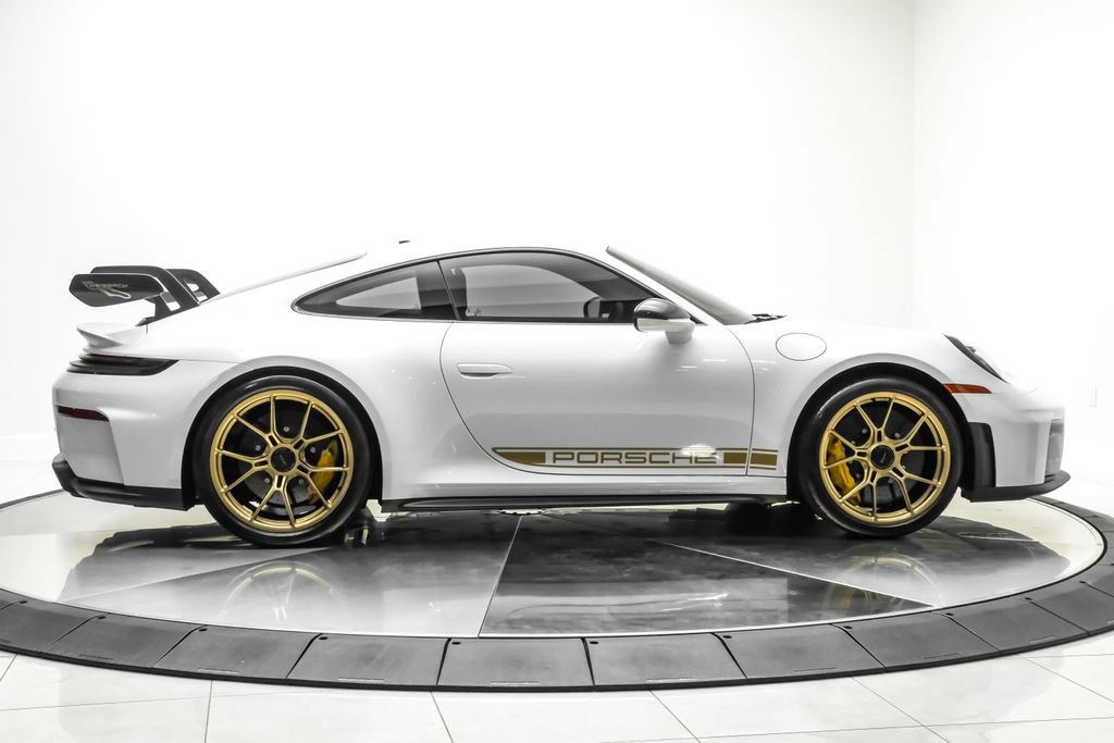 Used 2026 Porsche 911 GT3 w/ Weissach Package RWD image 5