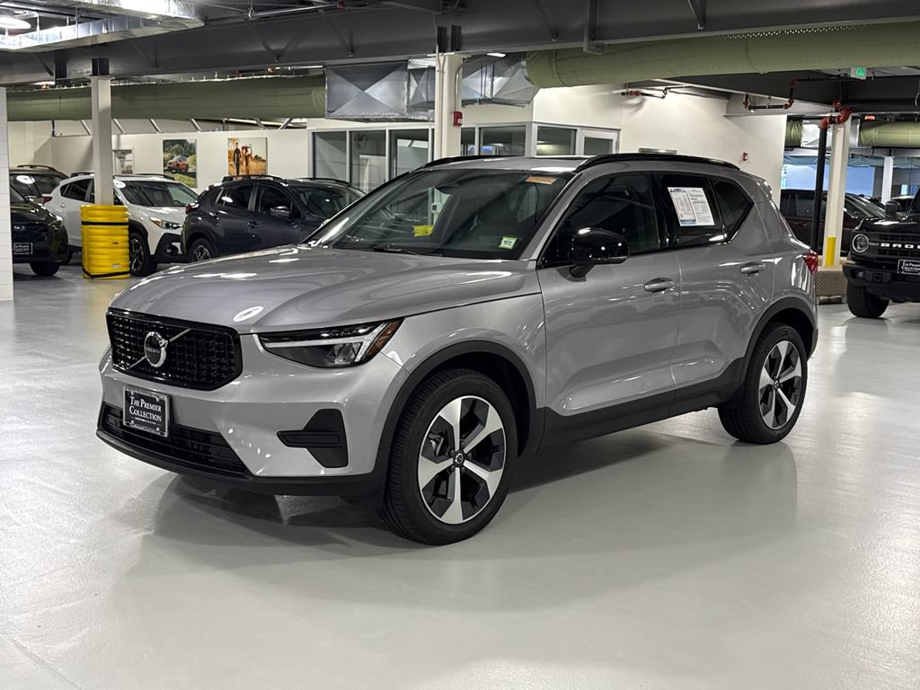 Used 2026 Volvo XC40 B5 Core w/ Protection Package Premier AWD/4WD image 5