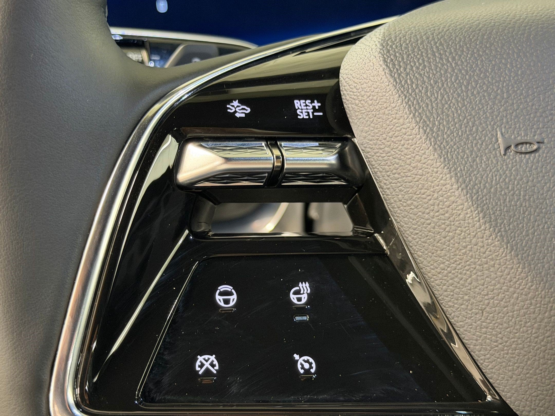 Certified 2024 Cadillac Lyriq Luxury RWD image 15