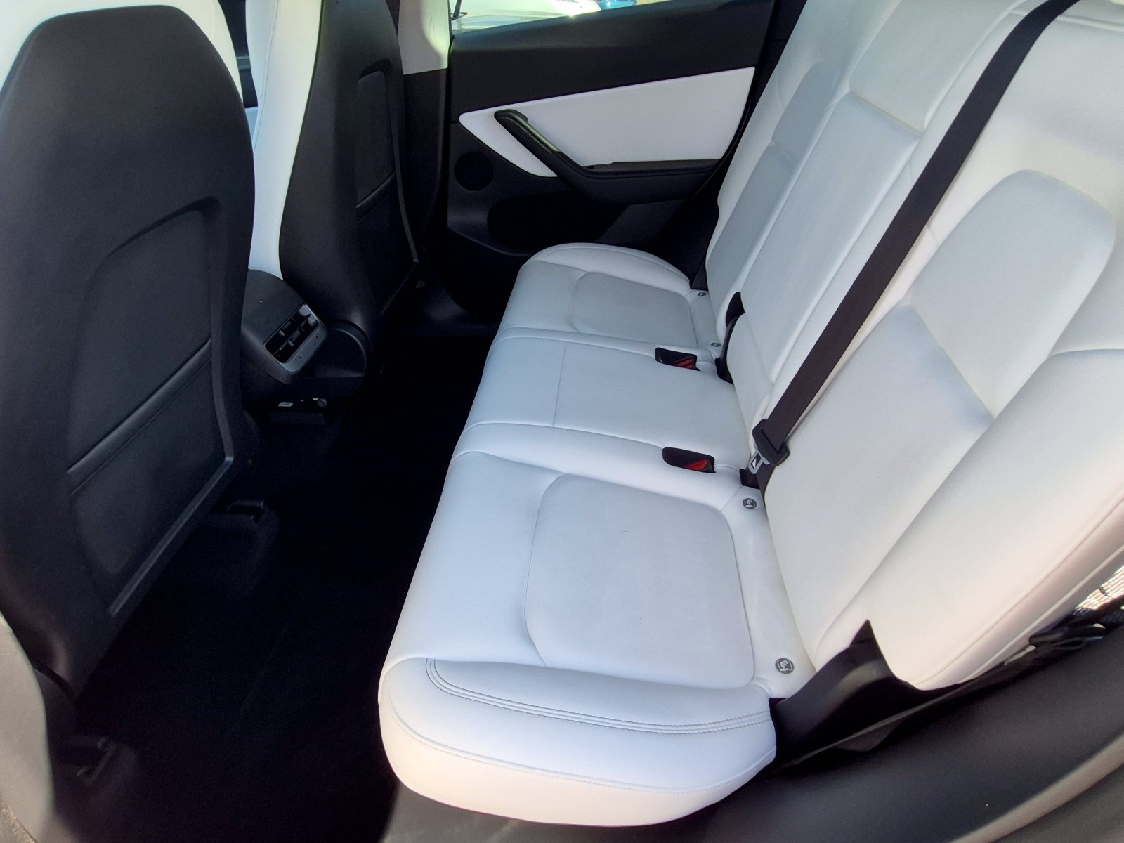 Used 2022 Tesla Model Y Performance AWD/4WD image 17