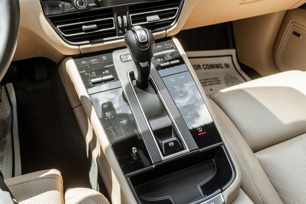 Used 2022 Porsche Macan image 22