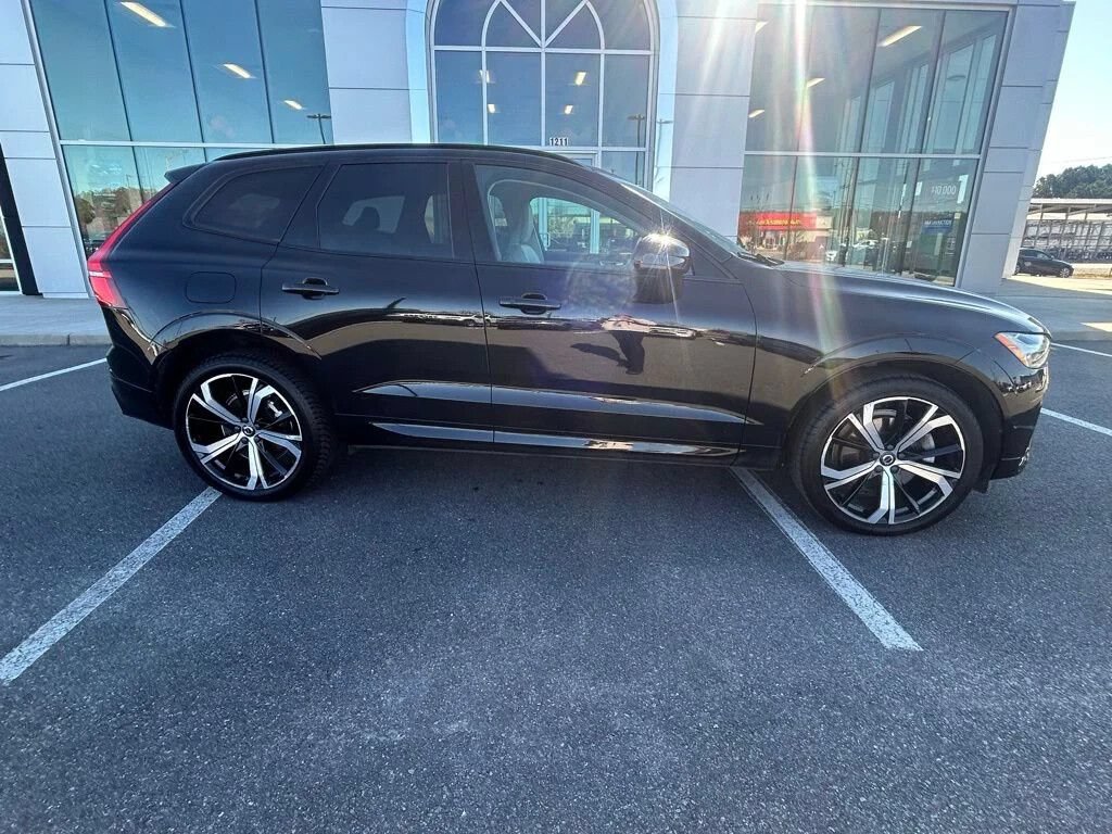 Used 2023 Volvo XC60 B6 Ultimate w/ Protection Package Premier AWD/4WD image 4