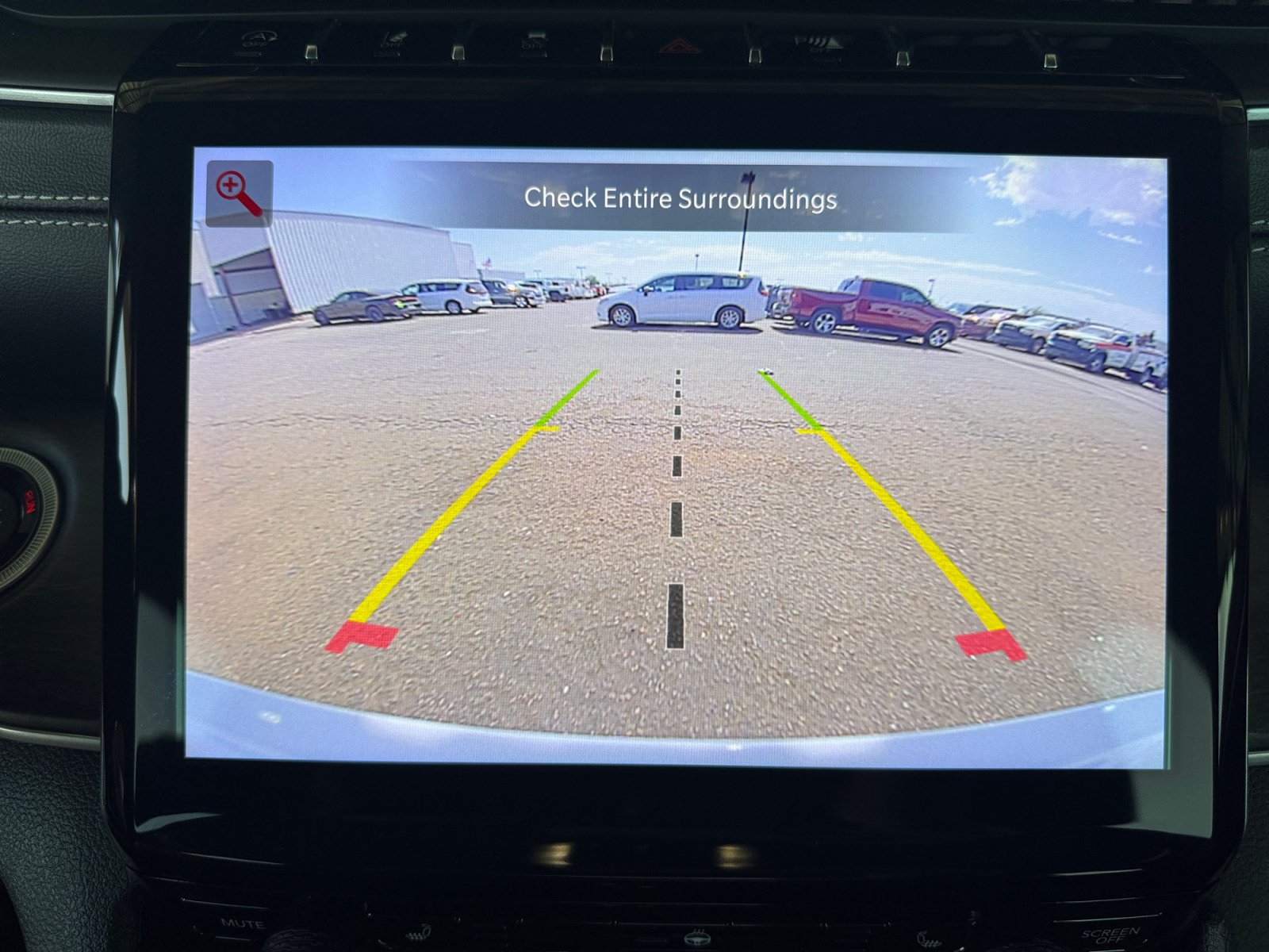 Used 2023 Jeep Grand Cherokee Limited AWD/4WD image 18