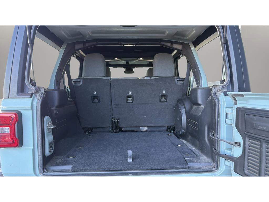 Used 2024 Jeep Wrangler Unlimited Rubicon w/ Technology Group image 12