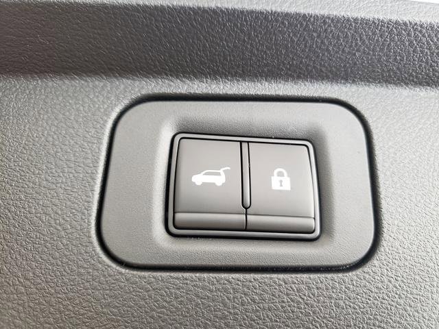 New 2025 Nissan Armada SL w/ Captain's Chari Seat Package image 6