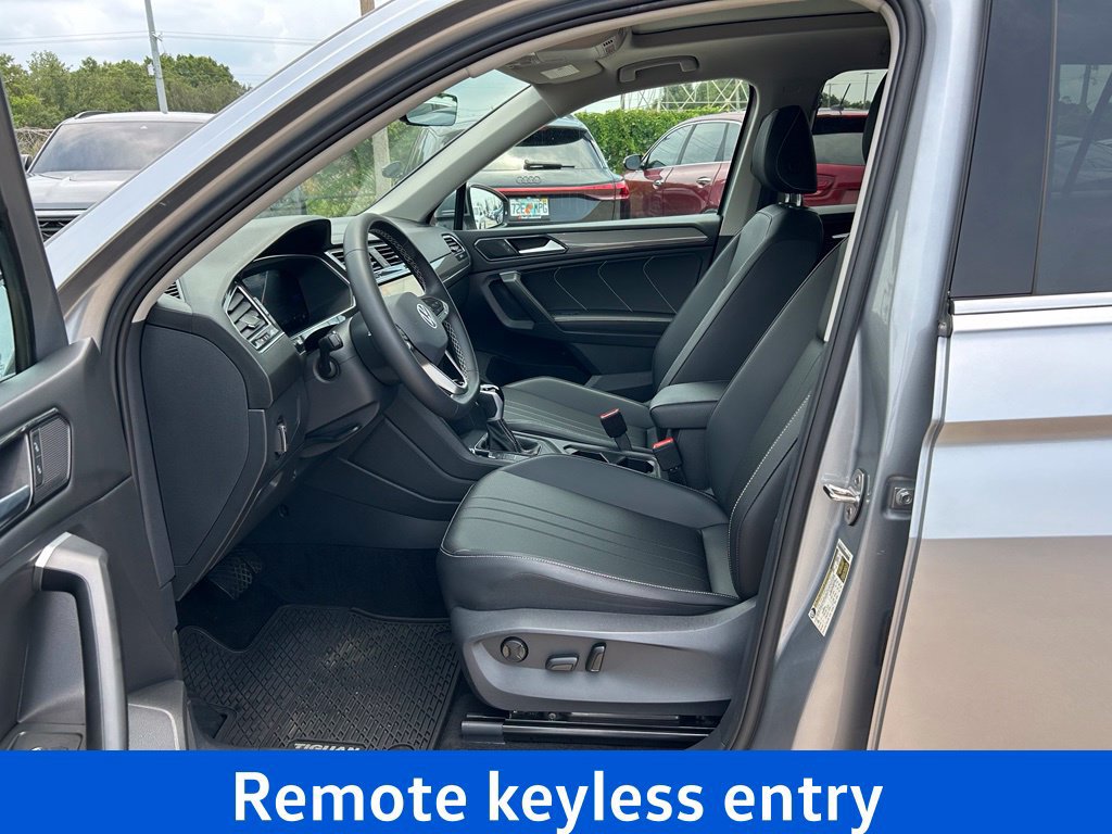 Certified 2023 Volkswagen Tiguan SE w/ Panoramic Sunroof Package FWD image 18