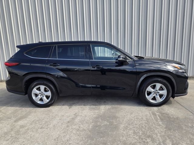 Used 2021 Toyota Highlander LE image 7