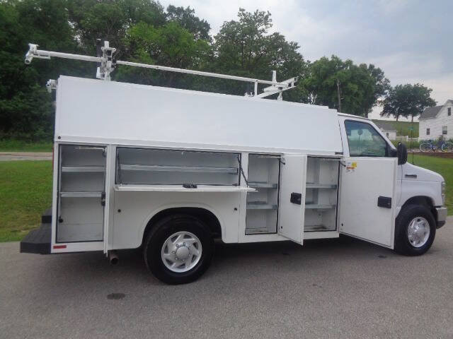 Used 2019 Ford E-350 and Econoline 350 Super Duty w/ Power Windows & Locks Group RWD image 10