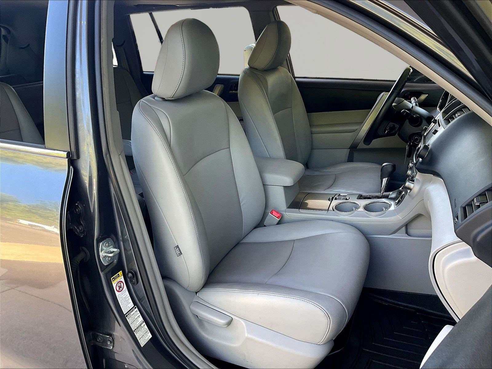 Used 2013 Toyota Highlander SE AWD/4WD image 29