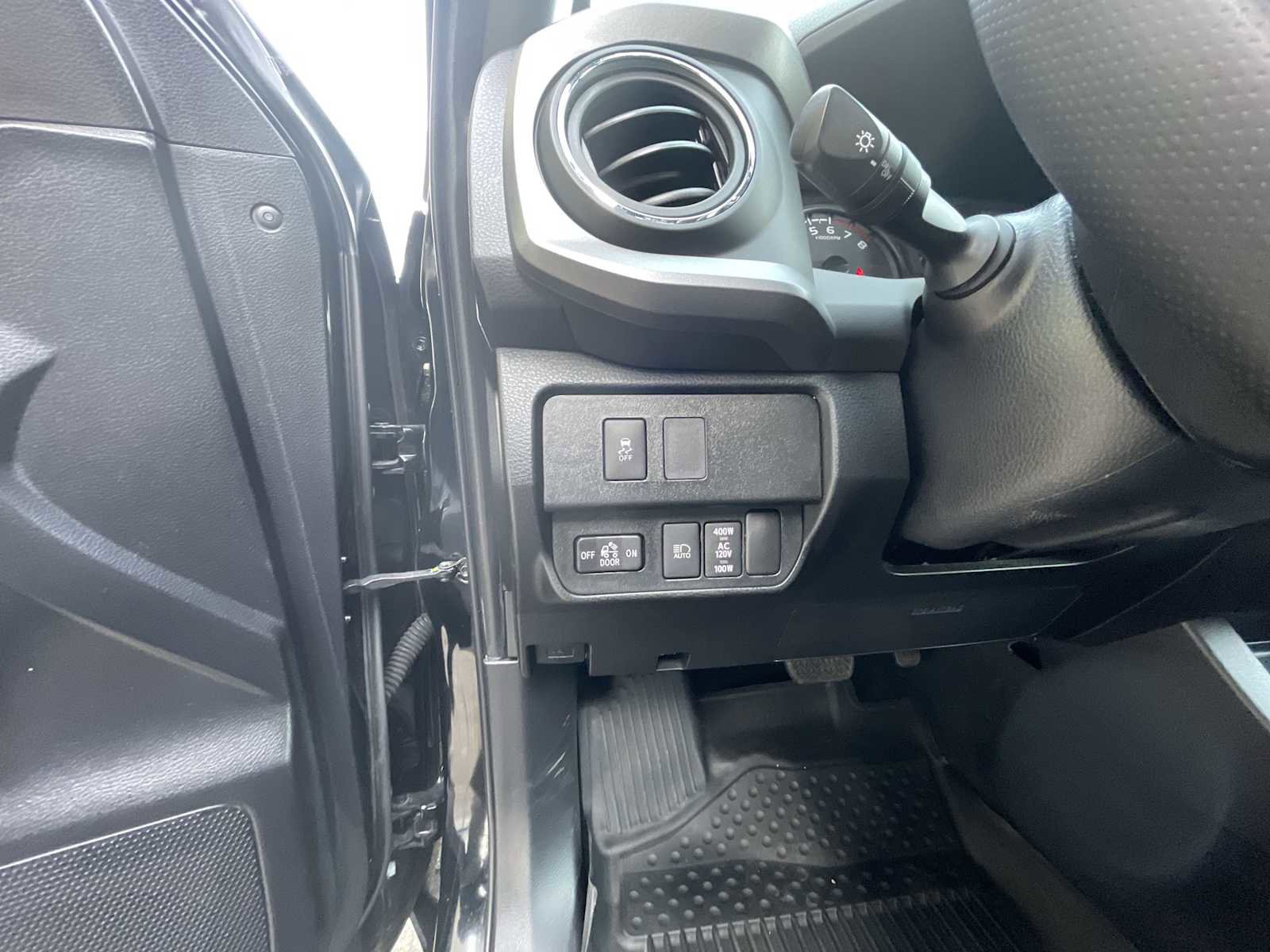 Used 2021 Toyota Tacoma TRD Sport w/ Technology Package image 17