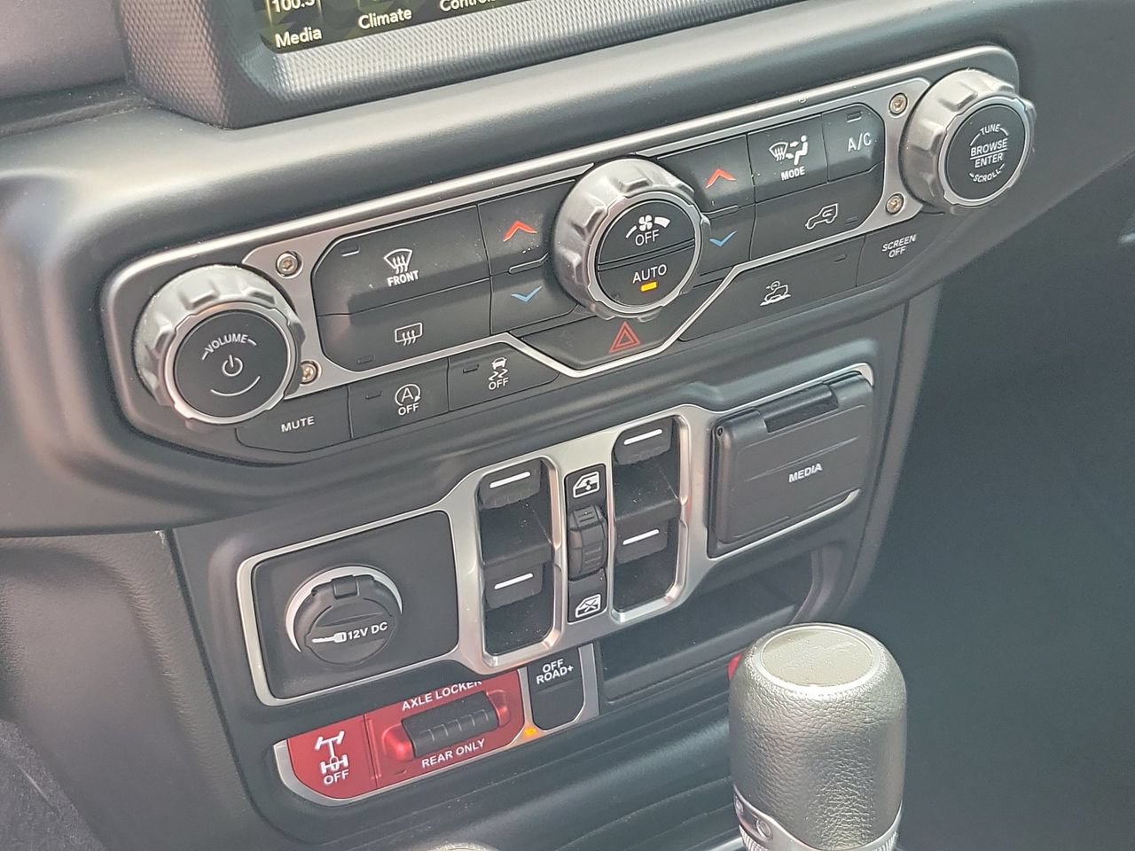 Used 2023 Jeep Gladiator Mojave w/ LED Lighting Group AWD/4WD image 24