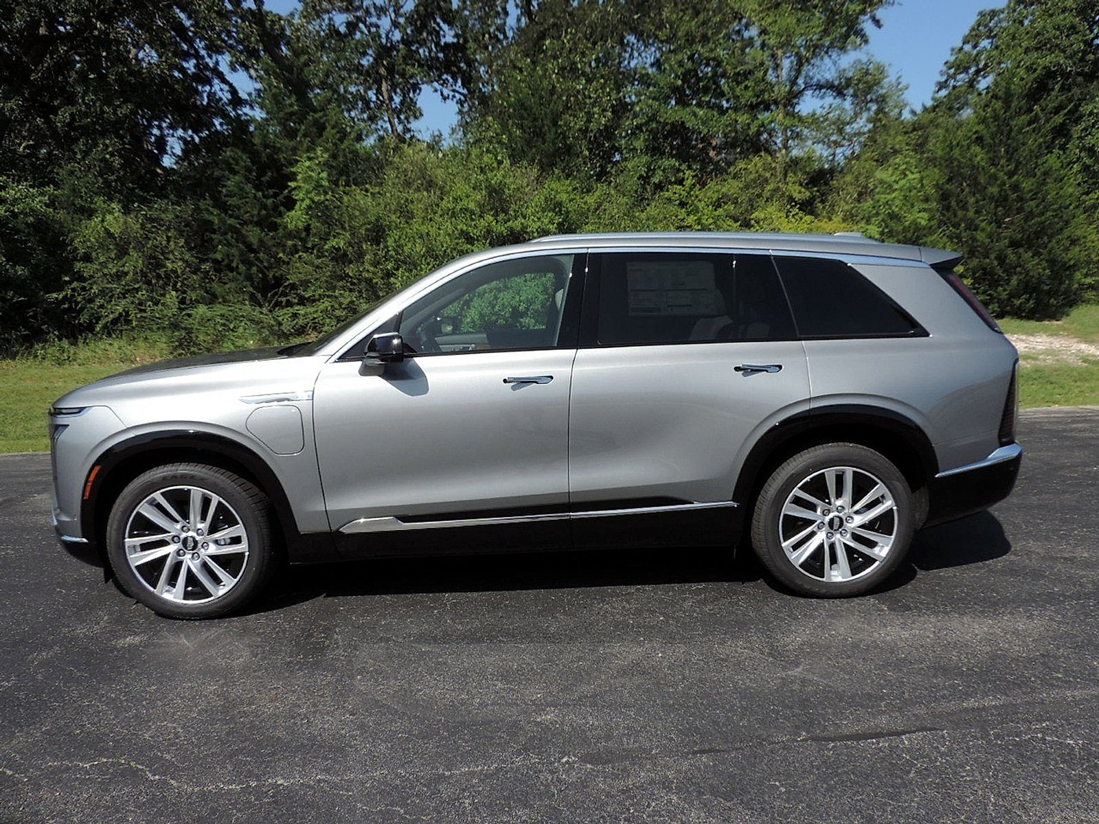 New 2027 Cadillac Vistiq Luxury AWD/4WD image 8