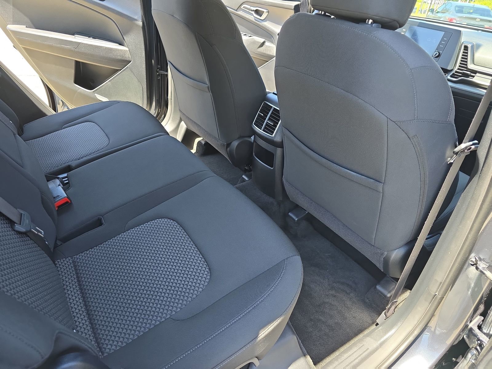 Used 2023 Kia Sportage LX FWD image 11