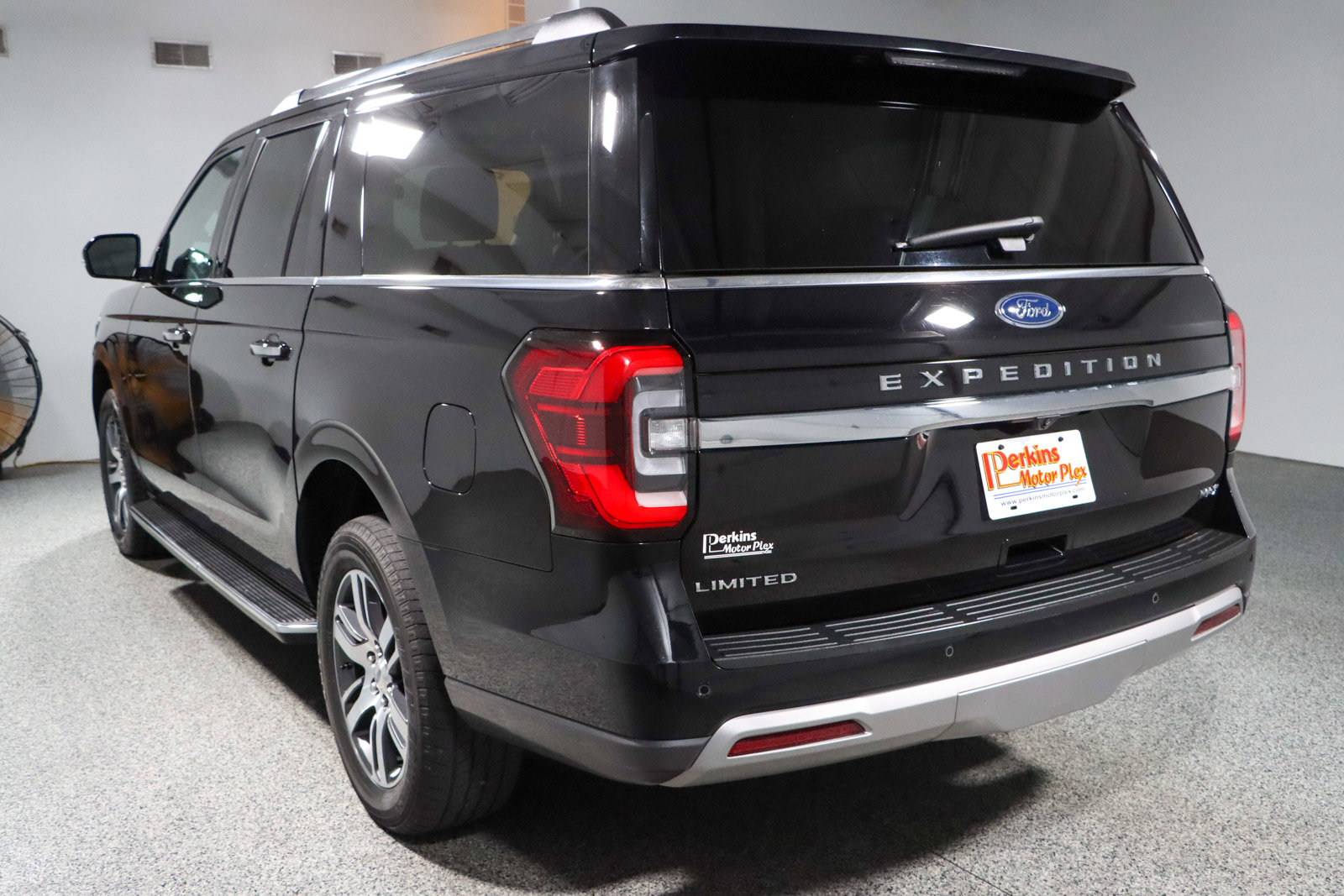 Used 2023 Ford Expedition Max Limited RWD image 9