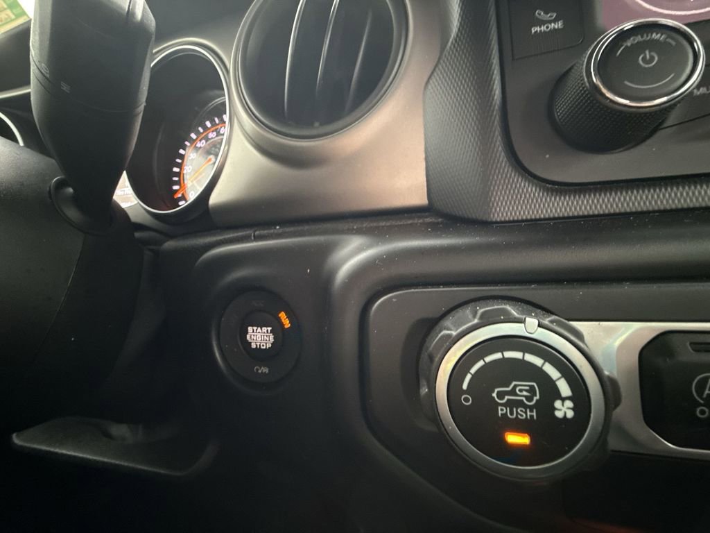 Used 2020 Jeep Wrangler Sport image 23