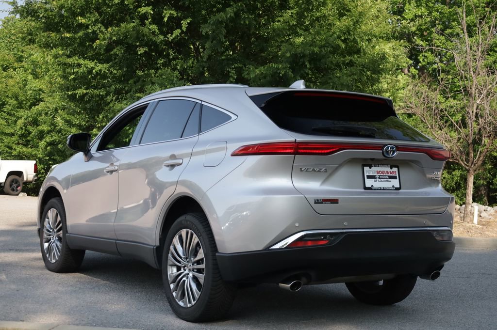 Used 2022 Toyota Venza XLE AWD/4WD image 4