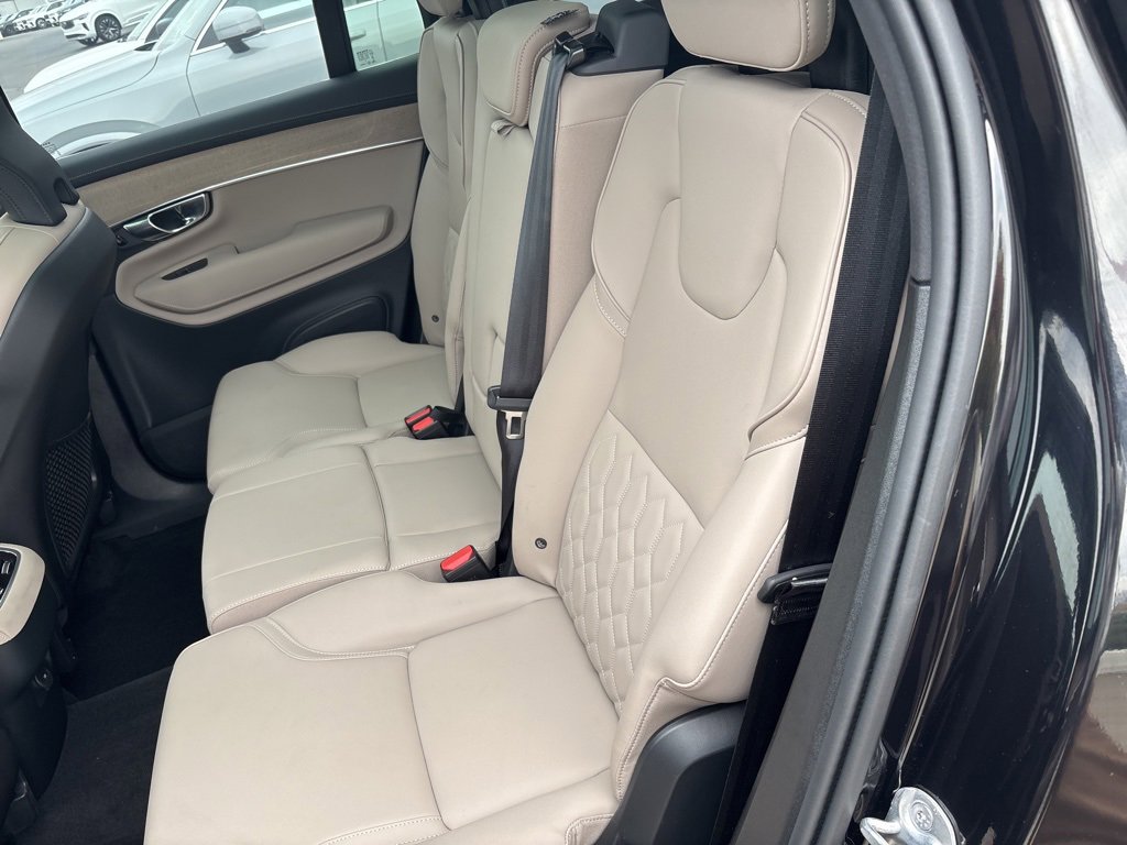 Certified 2025 Volvo XC90 B6 Plus image 38